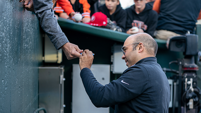 Buster Posey on Giants in 2022 is 'high priority' to Farhan Zaidi